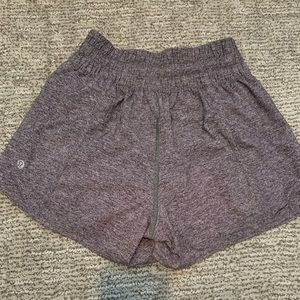 Lululemon Tracker Short V 4”